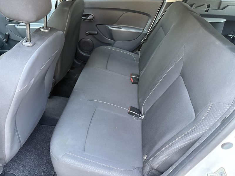 Dacia Logan (2018) 1.0 54 kW - fotka 10 z 12