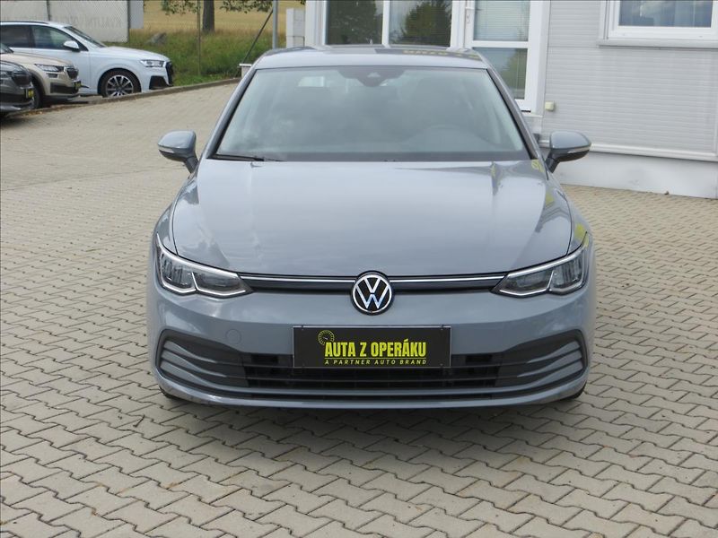 Volkswagen Golf 1,0 TSI Life 81kW DSG - fotka 2 z 24