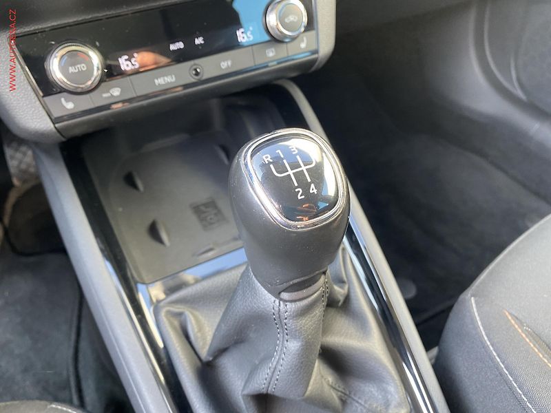 Škoda Kamiq (2020) 1.0 TSi, Ambition - fotka 17 z 18