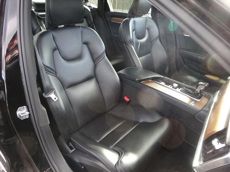 Volvo S90 D4 140kW Inscription ČR - fotka 10 z 25