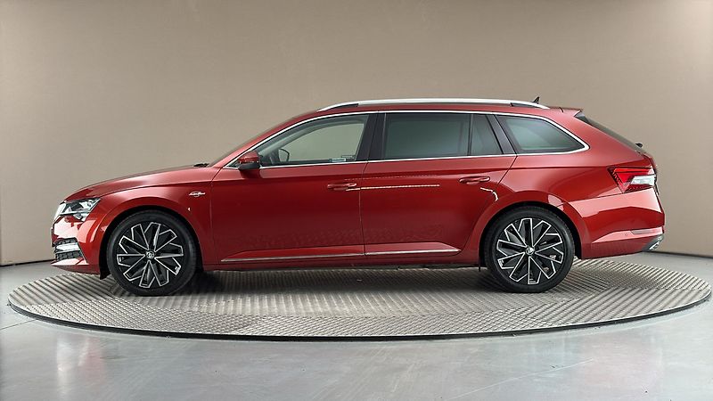 Škoda Superb 1.4 TSI iV DSG L&K Combi - fotka 4 z 37