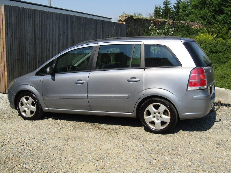 Opel Zafira (2006) 1.9 CDTi 88kW - fotka 10 z 33