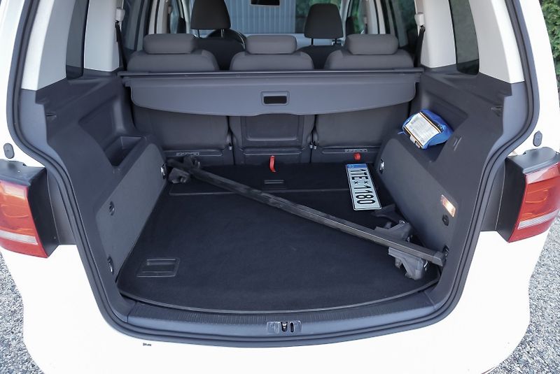 Volkswagen Touran 1.4 TSI 110kW CNG - fotka 26 z 27