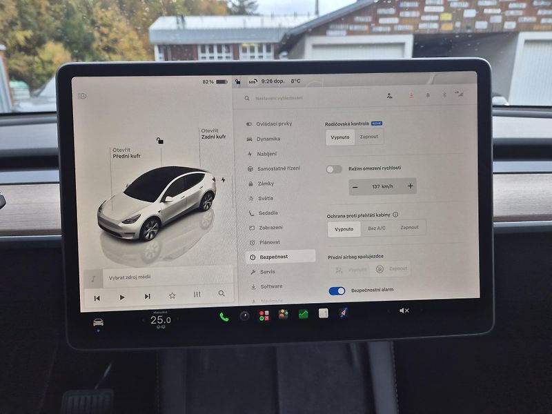 Tesla Model Y LONG RANGE DUAL MOTOR TZ 95,0% - fotka 26 z 49