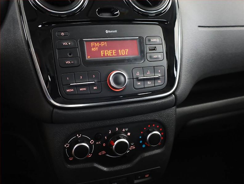 Dacia Dokker (2018) Arctica 1.6 SCe, 5Míst, ČR - fotka 9 z 16