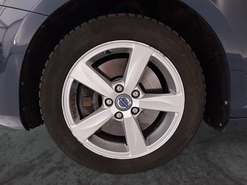 Volvo V40 (2012) 2.0 D4, Serv.kniha - fotka 14 z 19
