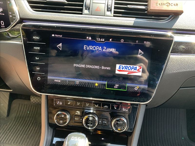 Škoda Superb 1,4 TSI iV - fotka 10 z 24