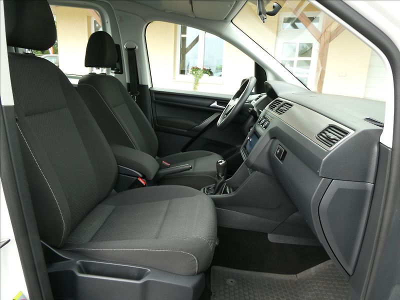 Volkswagen Caddy 2,0 TDi 1.majitel,závěs,tempom - fotka 20 z 49