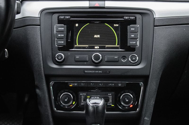 Škoda Superb - fotka 14 z 33