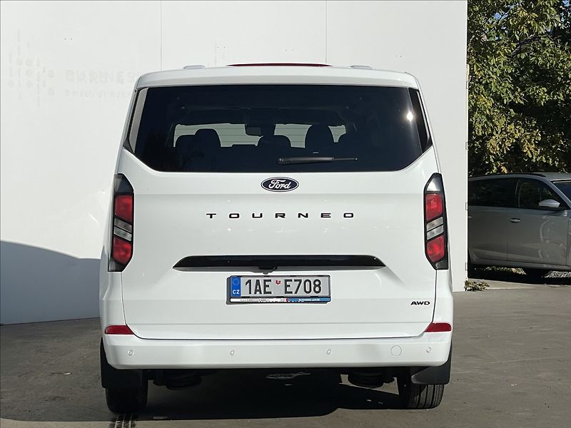 Ford Tourneo Custom 2,0 EcoBlue AWD A8 L2 Titanium - fotka 20 z 21