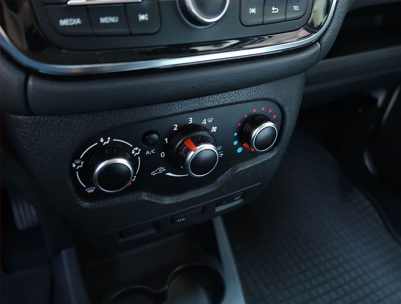 Dacia Dokker (2018) Arctica 1.6 SCe, 5Míst, ČR - fotka 17 z 17
