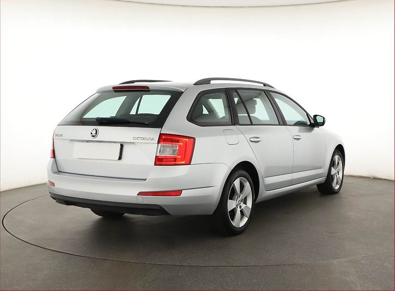 Škoda Octavia (2015) Ambition 2.0 TDI, ČR,1.maj - fotka 5 z 17