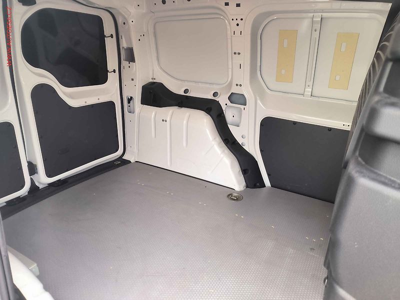 Volkswagen Caddy (2021) 2.0TDi, AC, +kola - fotka 9 z 22