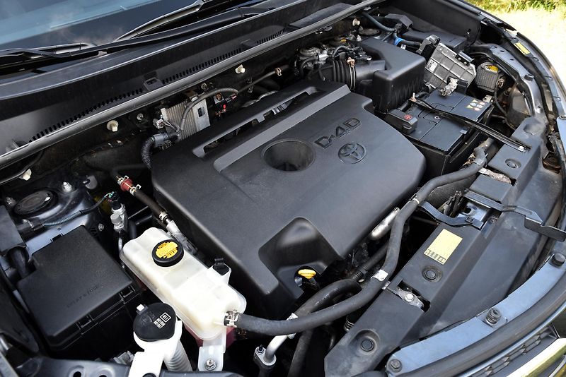 Toyota RAV4 2.2 D4-D AWD,XENONY,KAMERA,ČR - fotka 46 z 49