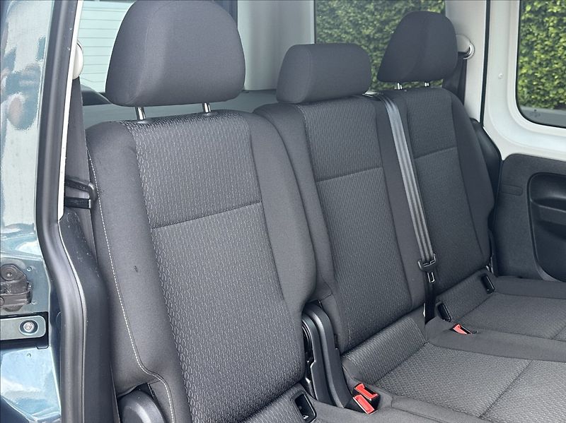 Volkswagen Caddy 2,0 TDI 122PS  Trendline 4x4 - fotka 21 z 47