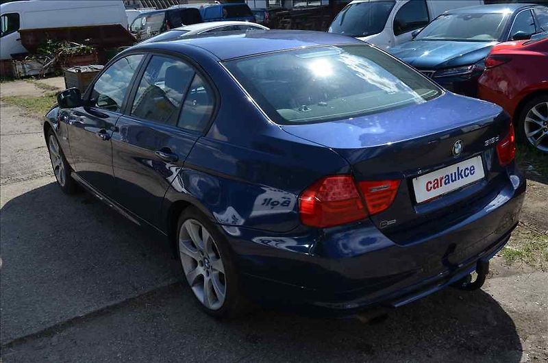 BMW Řada 3 (2010) 316D - fotka 6 z 20
