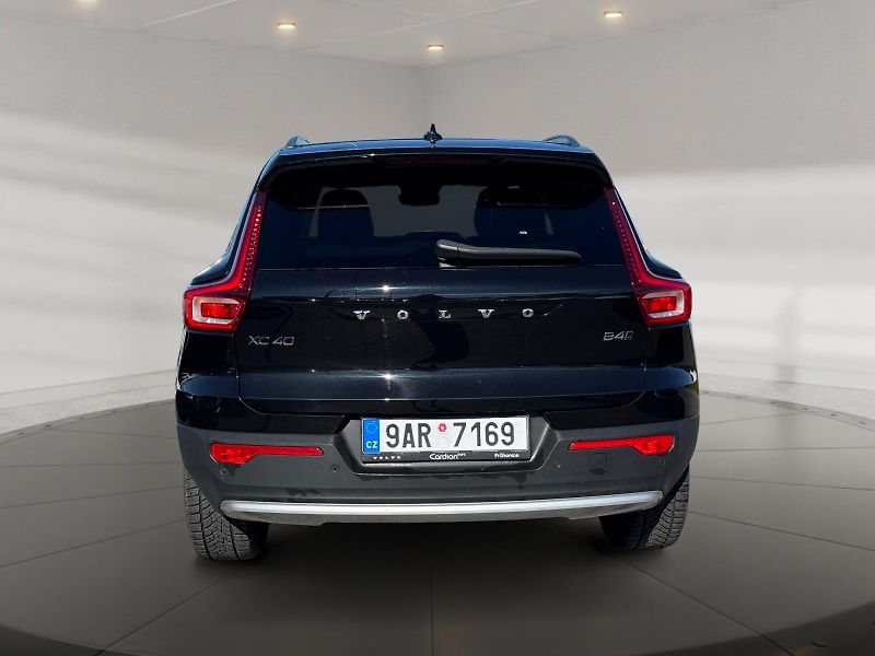 Volvo XC40 (2023) ULTIMATE BRIGHT B4 P 145kW AWD - fotka 5 z 11