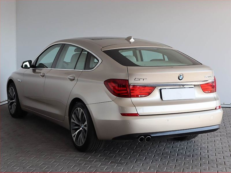 BMW Řada 5 (2010) 530d GT, Automat, Kůže, Navi - fotka 4 z 26
