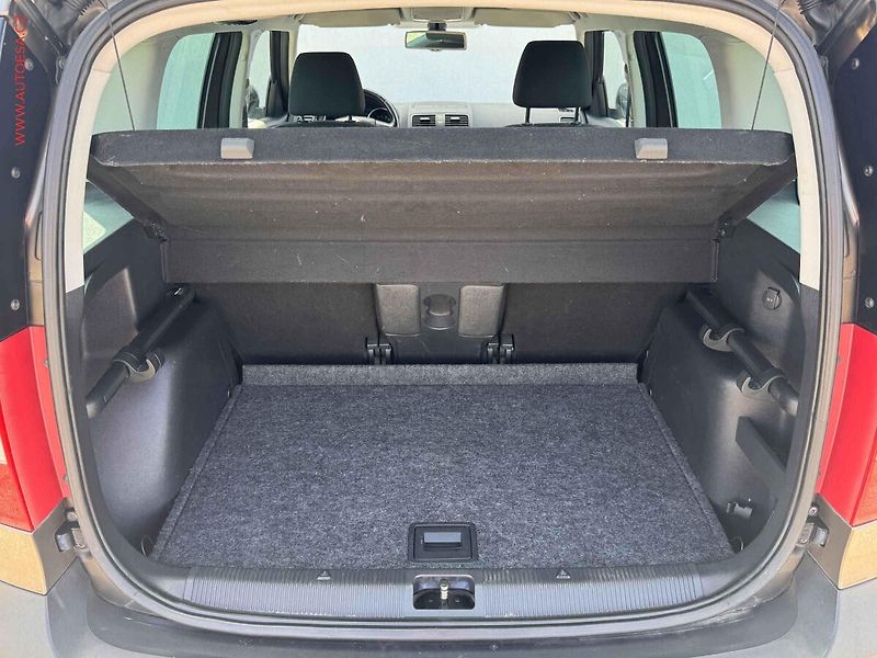 Škoda Yeti (2011) 1.2TSi, AC, výhřev sed. - fotka 7 z 13