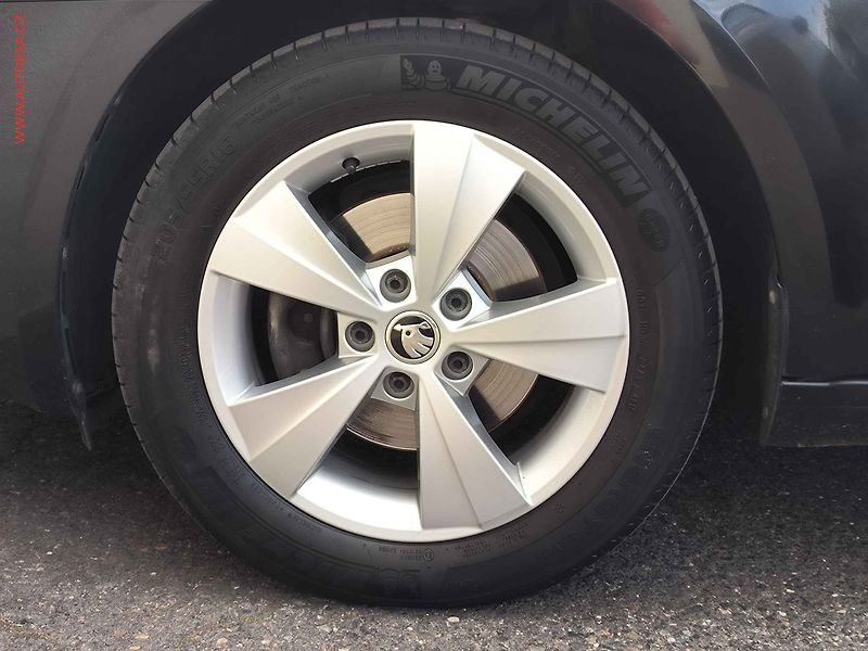 Škoda Octavia (2020) 1.5 TSi, ČR, Ambition, DSG - fotka 17 z 18