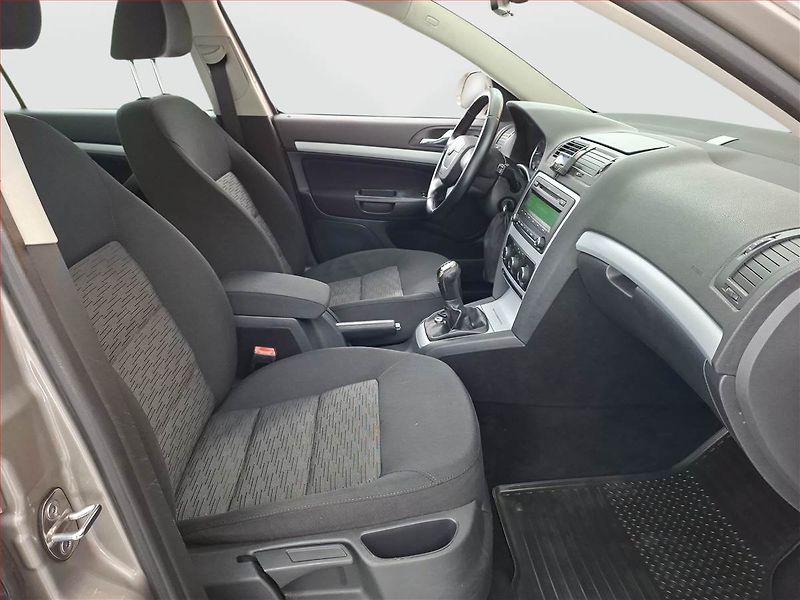 Škoda Octavia (2011) Ambiente 1.6 TDI, nová STK - fotka 9 z 14