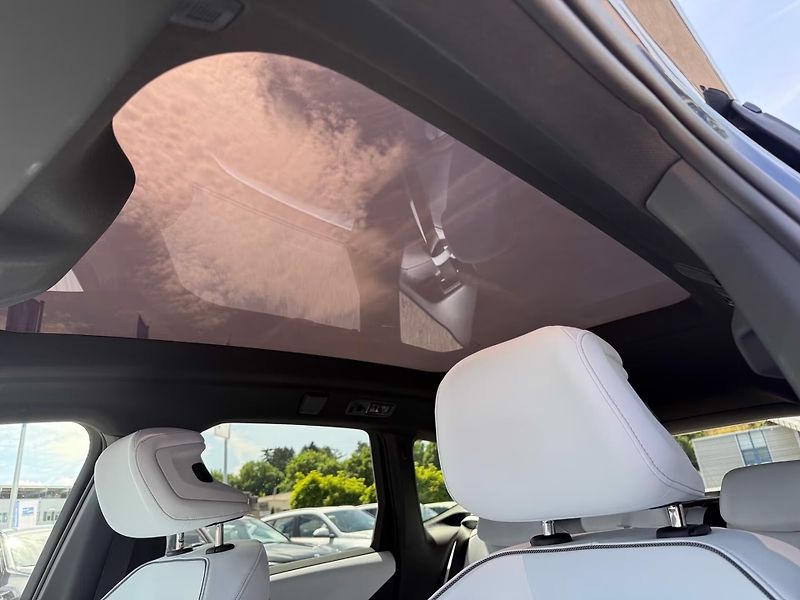 BMW iX3 50 xDrive M-Sport HuD Pano Taž - fotka 10 z 13