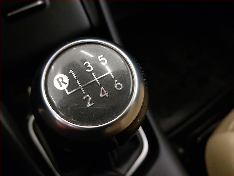 Toyota Corolla (2017) 1.6 Valvematic, ČR,1.maj - fotka 13 z 16