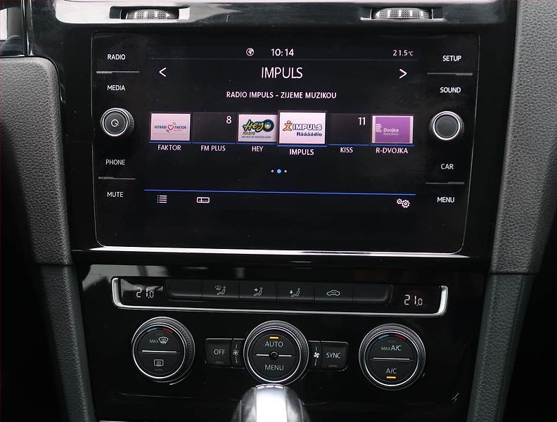 Volkswagen Golf (2019) Highline 2.0 TDI, Automat - fotka 12 z 20
