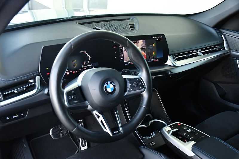 BMW X1 xDrive23d M-SPORT TAŽNÉ 1M ČR - fotka 15 z 42