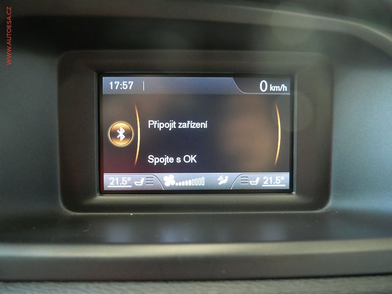 Volvo V40 (2018) 2.0D, ČR, servis.kniha, AT - fotka 17 z 20