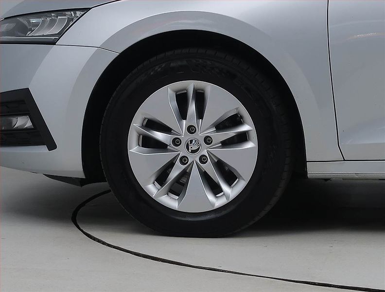 Škoda Octavia (2023) Ambition 2.0 TDI, ČR,1.maj - fotka 14 z 17