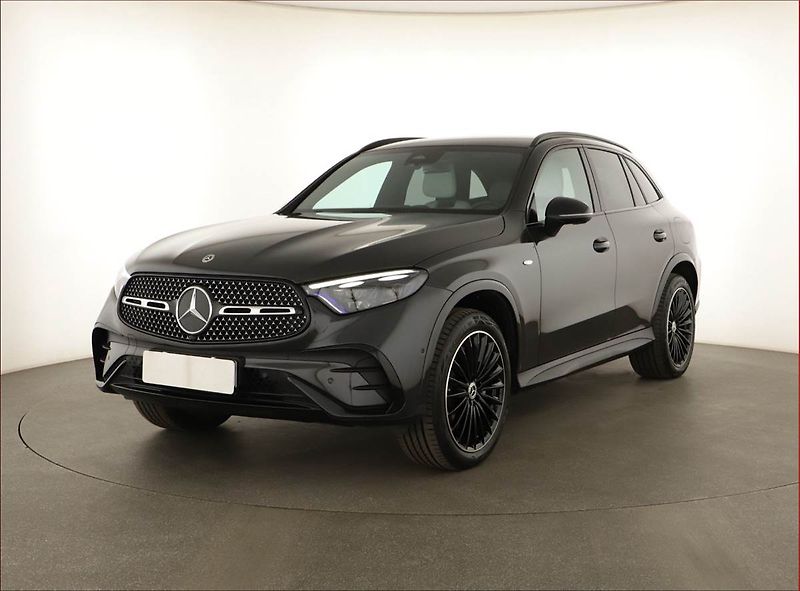 Mercedes-Benz GLC (2025) 300 de 4MATIC, AMG LINE - fotka 2 z 20