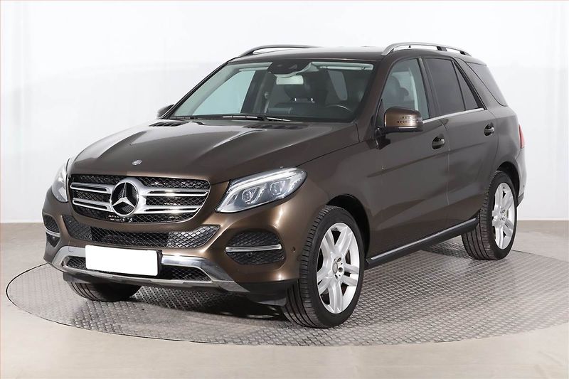 Mercedes-Benz GLE (2016) 350 d - fotka 2 z 27