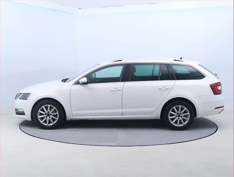 Škoda Octavia (2017) Style 2.0 TDI, Automat, Navi - fotka 3 z 15