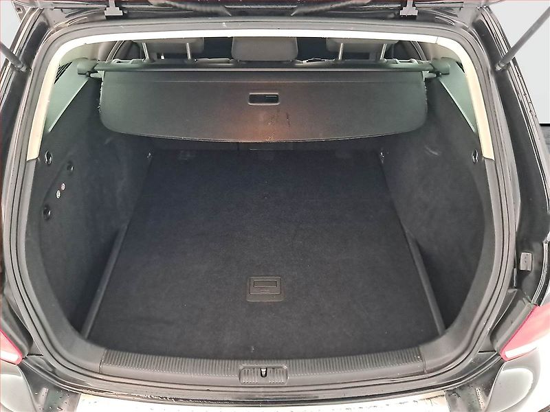 Volkswagen Golf (2007) 1.6, po STK, udržované - fotka 13 z 17
