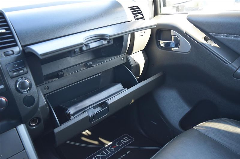 Nissan Navara 3,0 dCi V6 170KW TAŽNÉ 4X4 ALU - fotka 53 z 55