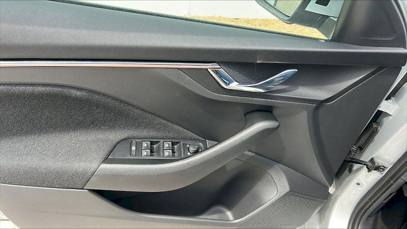 Škoda Scala (2024) SELEC TSI 110/1.5 A7F - fotka 16 z 27