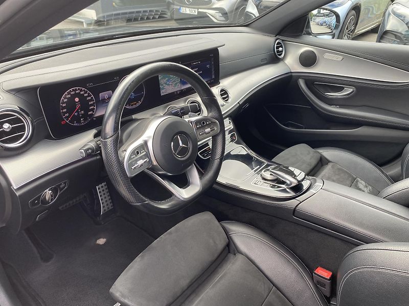 Mercedes-Benz Třídy E E 220d 4M AMG - fotka 13 z 27