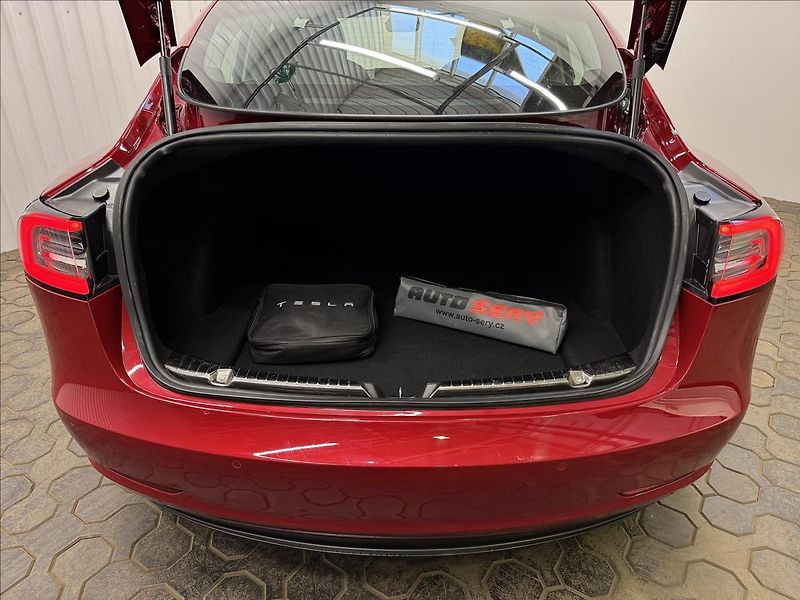 Tesla Model 3 LONG RANGE AWD BOOST EIBACH - fotka 27 z 35