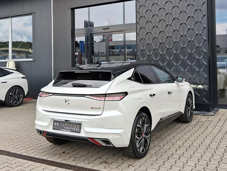 DS Automobiles DS4 PERFORM. LINE+ 1.2 PT 96 kW - fotka 3 z 32