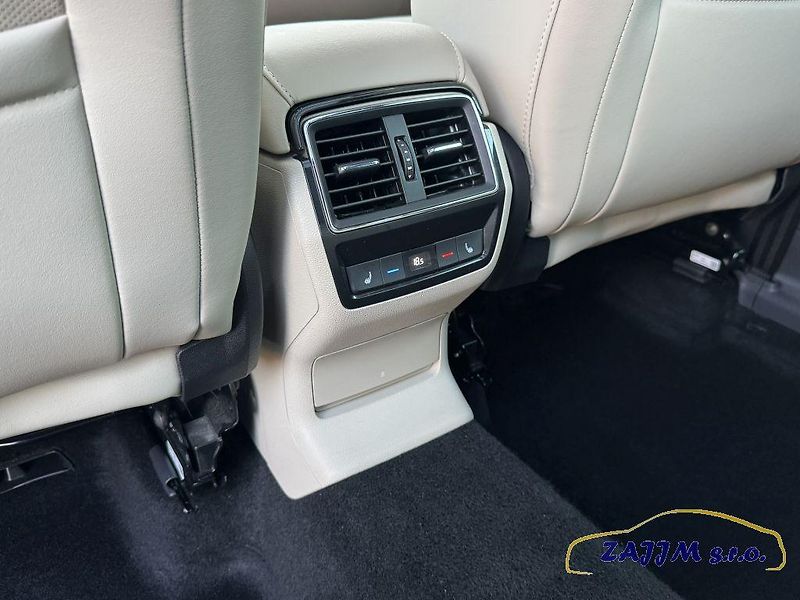 Škoda Kodiaq L&K 2.0TSi 140kw 4x4 + Webasto - fotka 35 z 50