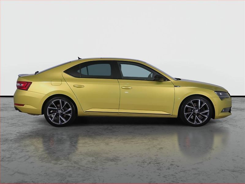 Škoda Superb (2018) Sportline 2.0 TSI, 4X4 - fotka 6 z 24