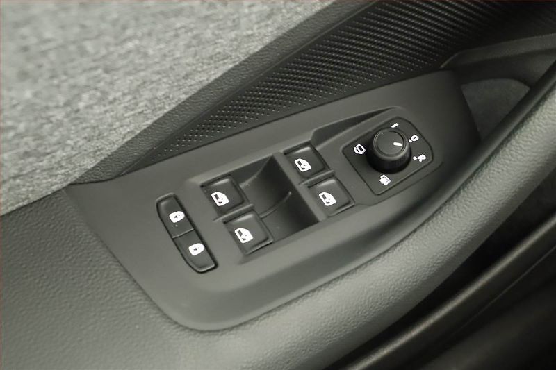 Škoda Superb (2025) 2.0 TDI, Selection, Navigace - fotka 17 z 19