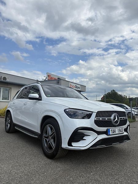 Mercedes-Benz GLE (2024) 450d 4MATIC - fotka 2 z 15