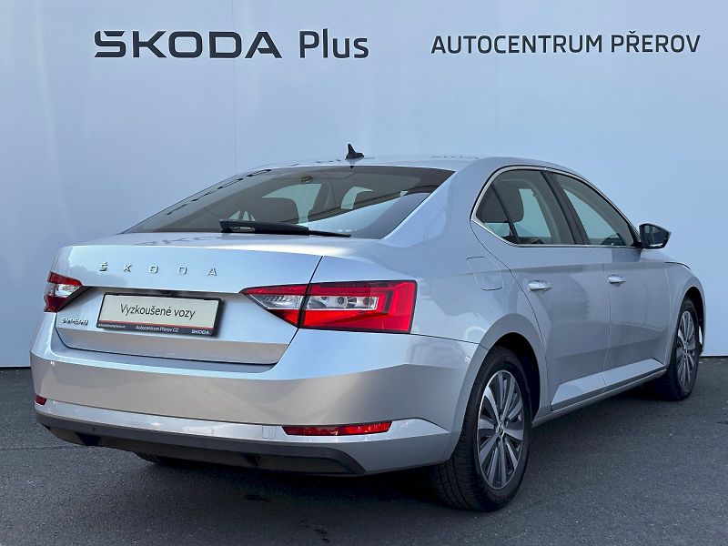 Škoda Superb (2022) 2.0 TDI 110kW Style - fotka 2 z 35