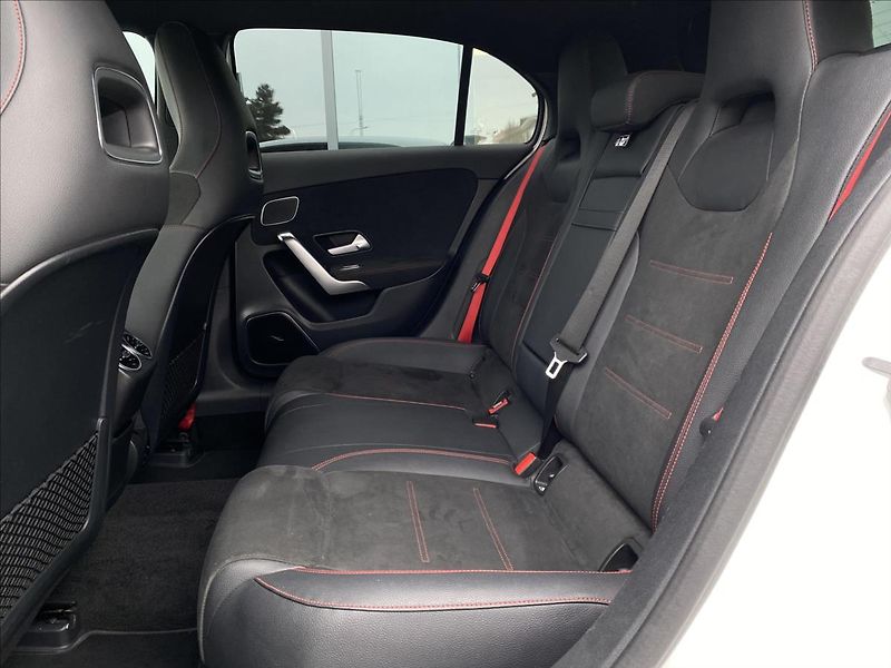 Mercedes-Benz Třídy A A 45 S AMG 4M+ - fotka 11 z 27
