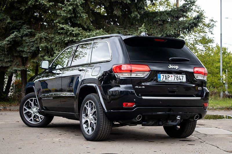 Jeep Grand Cherokee - fotka 7 z 23