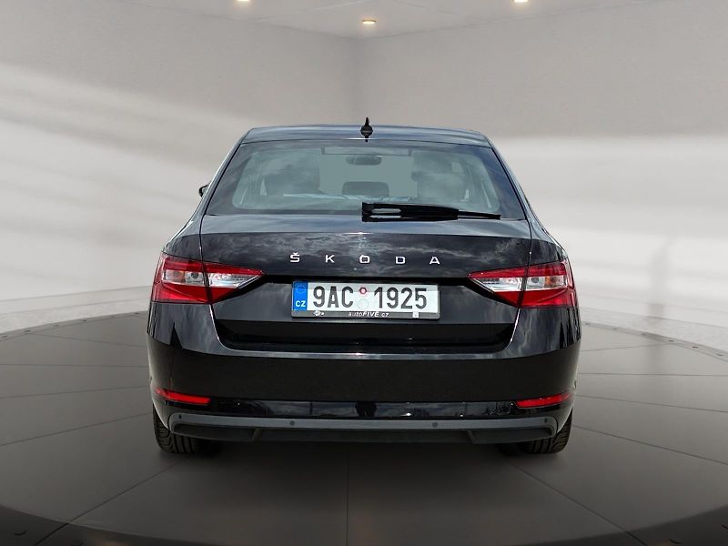 Škoda Superb (2022) AMBITION 2.0TDI 110kW CZ DPH - fotka 5 z 11