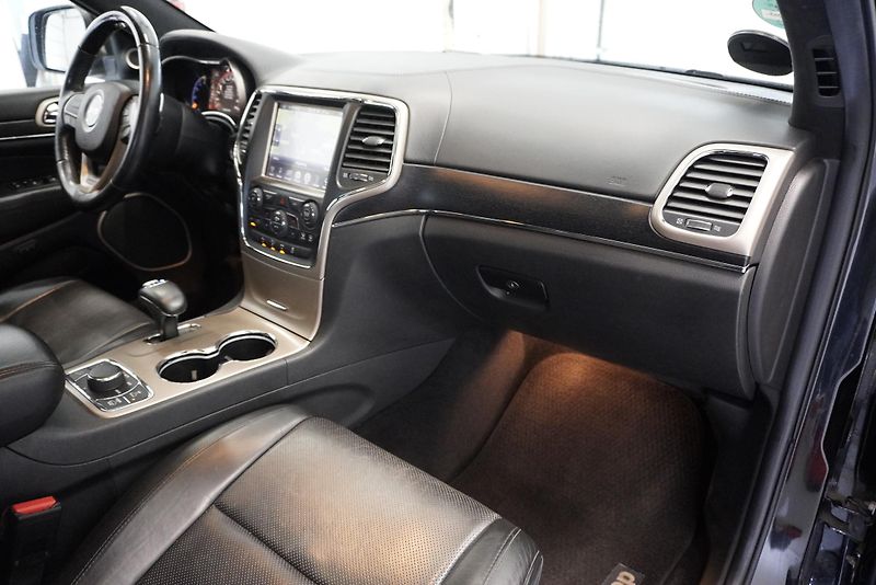 Jeep Grand Cherokee 3,0 CRD 4X4 - fotka 28 z 31