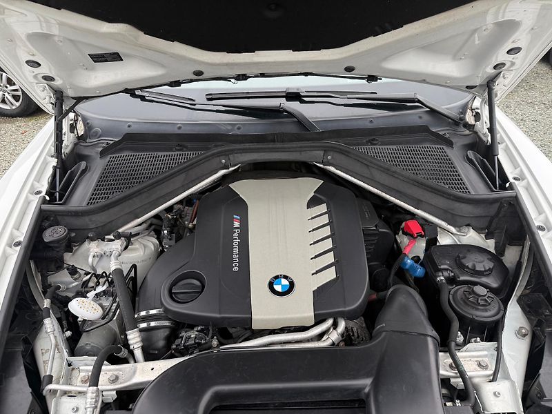BMW X6 M50d - fotka 12 z 13